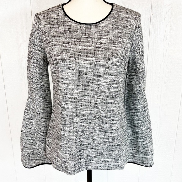 Banana Republic Black and White Textured Bell Sleeve Blouse Small - Picture 1 of 11